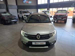 Renault Sandero 900T Stepway Expression - Image 2
