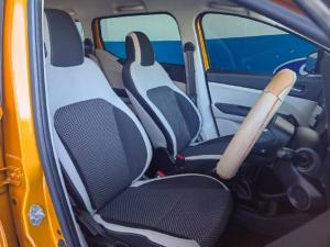 Renault Triber 1.0 Intens auto - Image 11