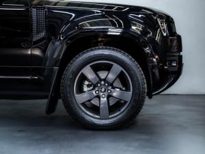 Land Rover Defender 110 D240 X-Dynamic HSE - Image 4