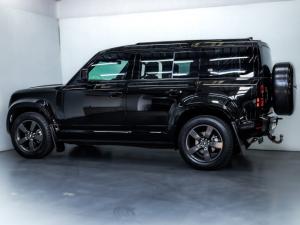Land Rover Defender 110 D240 X-Dynamic HSE - Image 8