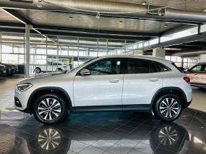 Mercedes-Benz GLA GLA200 - Image 15