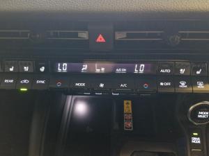 Toyota Land Cruiser Prado 2.8GD VX-R - Image 13