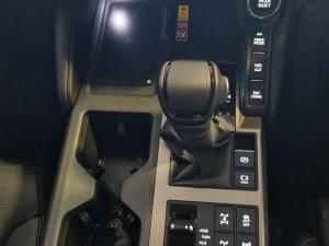Toyota Land Cruiser Prado 2.8GD VX-R - Image 18