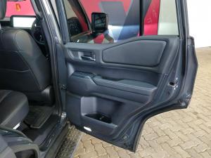 Toyota Land Cruiser Prado 2.8GD VX-R - Image 22