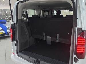 Volkswagen Transporter 2.0TDI Kombi SWB Commerce - Image 12
