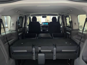 Volkswagen Transporter 2.0TDI Kombi SWB Commerce - Image 16
