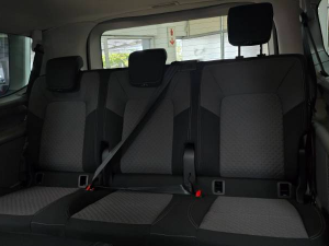 Volkswagen Transporter 2.0TDI Kombi SWB Commerce - Image 17