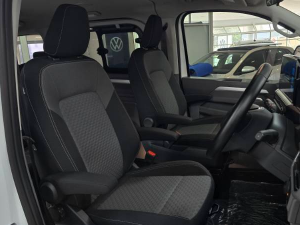 Volkswagen Transporter 2.0TDI Kombi SWB Commerce - Image 20