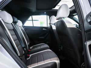 Volkswagen T-Roc 2.0TSI 140kW 4Motion R-Line - Image 9