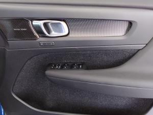 Volvo XC40 D4 AWD R-Design - Image 24