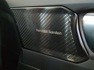 Volvo XC40 D4 AWD R-Design - Image 25