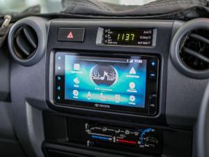 Toyota Land Cruiser 76 4.5D-4D V8 station wagon LX - Image 15