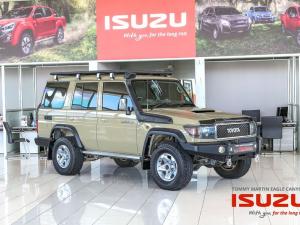 Toyota Land Cruiser 76 4.5D-4D V8 station wagon LX - Image 1