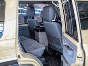 Toyota Land Cruiser 76 4.5D-4D V8 station wagon LX - Image 22