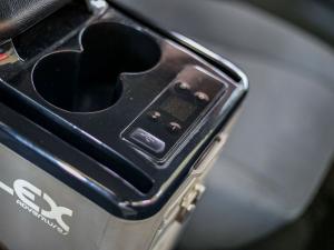 Toyota Land Cruiser 76 4.5D-4D V8 station wagon LX - Image 24