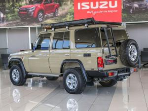 Toyota Land Cruiser 76 4.5D-4D V8 station wagon LX - Image 4