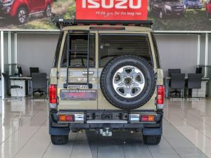 Toyota Land Cruiser 76 4.5D-4D V8 station wagon LX - Image 5
