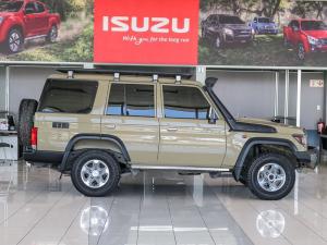 Toyota Land Cruiser 76 4.5D-4D V8 station wagon LX - Image 7