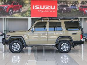 Toyota Land Cruiser 76 4.5D-4D V8 station wagon LX - Image 8