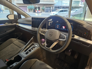Volkswagen Golf 1.4TSI Life Plus - Image 4