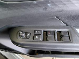 Suzuki Swift 1.2 GLX auto - Image 17
