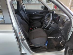 Suzuki Swift 1.2 GLX auto - Image 19