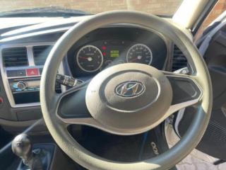 Hyundai H-100 Bakkie 2.6D chassis cab (aircon)