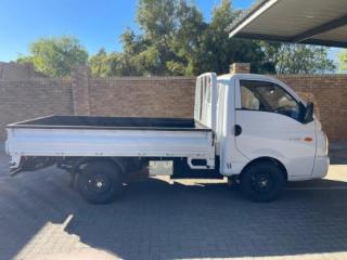 Hyundai H-100 Bakkie 2.6D chassis cab (aircon)