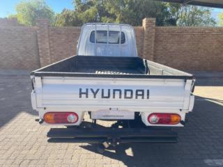Hyundai H-100 Bakkie 2.6D chassis cab (aircon)