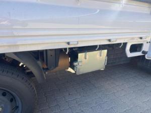 Hyundai H-100 Bakkie 2.6D chassis cab (aircon) - Image 8