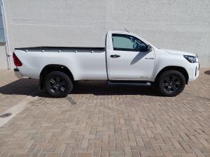 Toyota Hilux 2.4GD-6 single cab Raider manual - Image 3