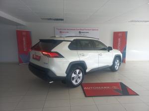 Toyota RAV4 2.0 GX auto - Image 2