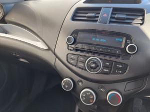 Chevrolet Spark 1.2 LS Black&White Edition - Image 11