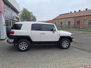 Toyota FJ Cruiser FJ Cruiser - Image 3