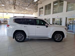 Toyota Land Cruiser 300 3.3D ZX - Image 3