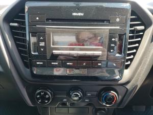 Isuzu D-Max 1.9TD single cab L 4x4 auto - Image 12