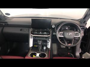 Toyota Land Cruiser 300 3.5T GR-Sport - Image 6