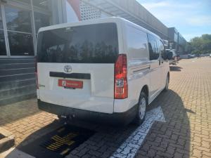 Toyota Quantum 2.8 LWB crew cab - Image 2