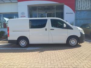 Toyota Quantum 2.8 LWB crew cab - Image 3