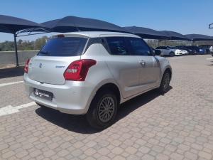 Suzuki Swift 1.2 GL auto - Image 2