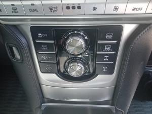 Toyota Land Cruiser Prado 2.8GD VX - Image 15