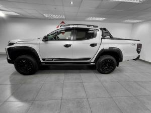 Mitsubishi Triton 2.4DI-D double cab 4x4 Xtreme - Image 2