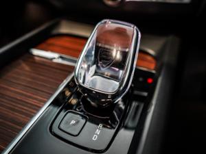 Volvo XC60 B5 AWD Ultimate Dark - Image 18