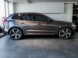 Volvo XC60 B5 AWD Ultimate Dark - Image 3
