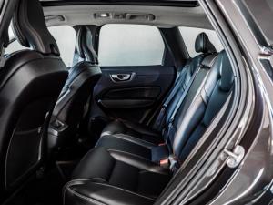 Volvo XC60 B5 AWD Ultimate Dark - Image 6