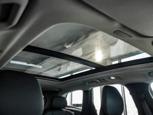 Volvo XC60 B5 AWD Ultimate Dark - Image 10