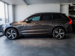 Volvo XC60 B5 AWD Ultimate Dark - Image 13