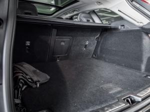 Volvo XC60 B5 AWD Ultimate Dark - Image 18
