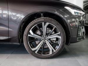 Volvo XC60 B5 AWD Ultimate Dark - Image 9