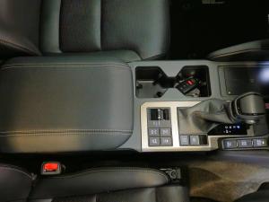 Toyota Land Cruiser Prado 2.8GD VX-R - Image 19